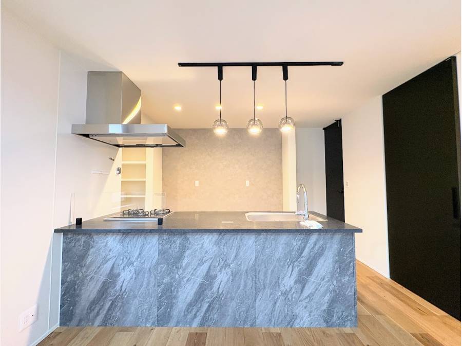 デザイン性高いシステムキッチン