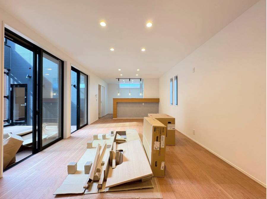 20帖の広々としたLDK、あたたかい空間ですね