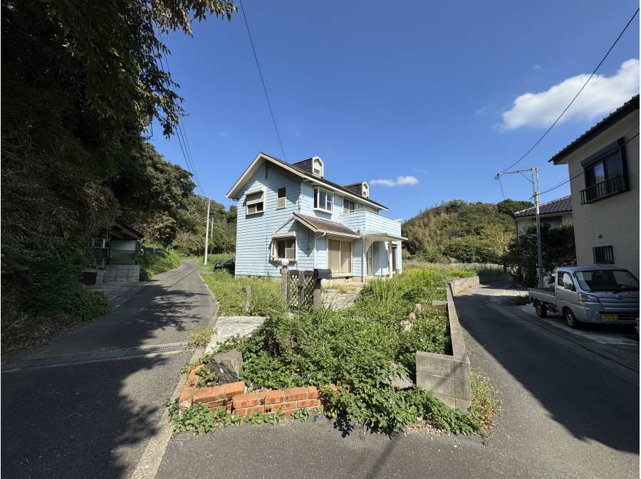 建物周辺。