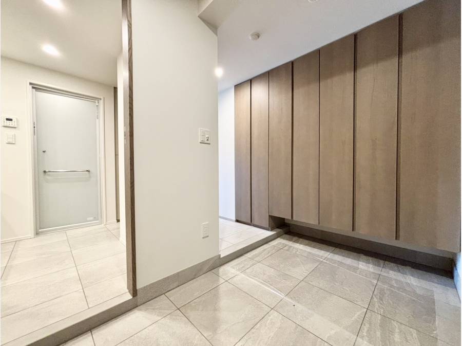 広々としたインナーガレージ