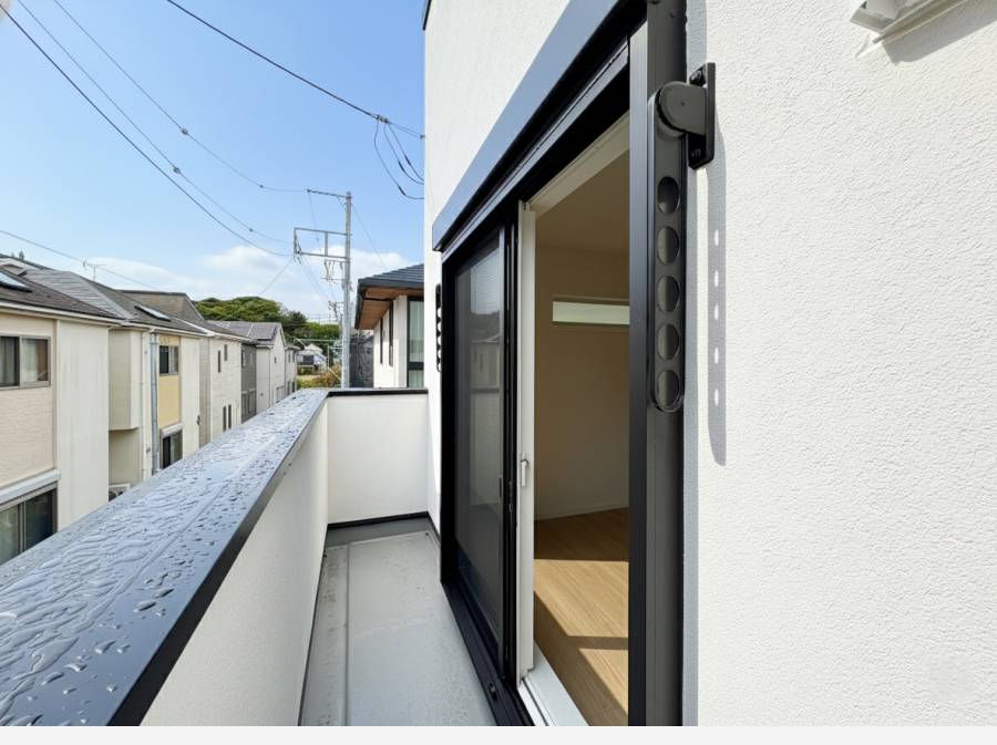 住宅のバルコニーは2カ所ございます