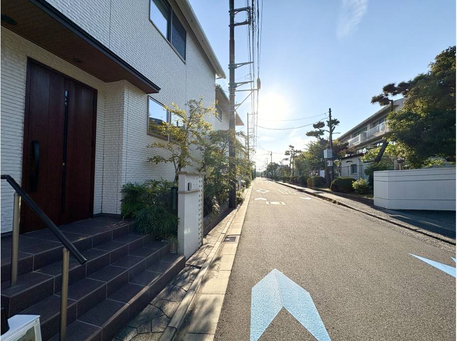 幅員約6.3mの前面道路