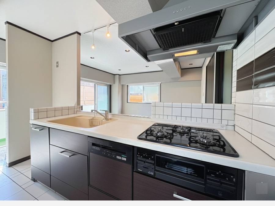 家族との対話が楽しめるオープン・キッチンを採用。